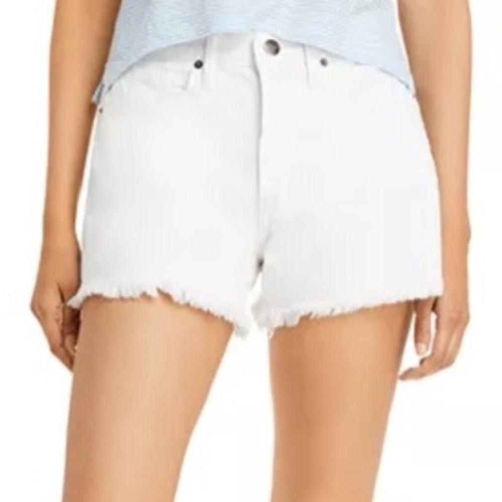 Frame Le Simone Shorts In Rumpled Blanc Grind